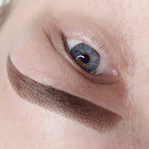 Eyebrow permanent makeup